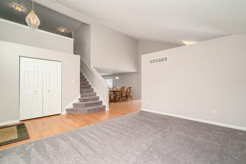 720 Maplewood Dr, Minooka, IL 60447 photo 4