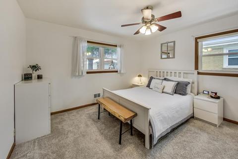 511 N Forest Ave, Mount Prospect, IL 60056 photo 12