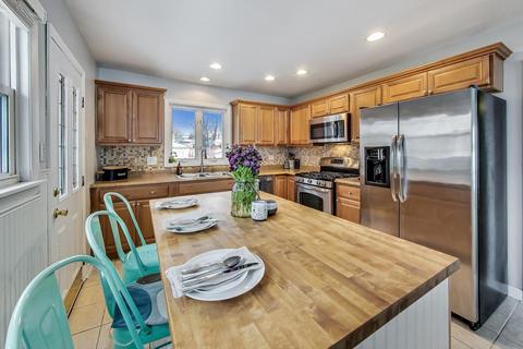 511 N Forest Ave, Mount Prospect, IL 60056 photo 8