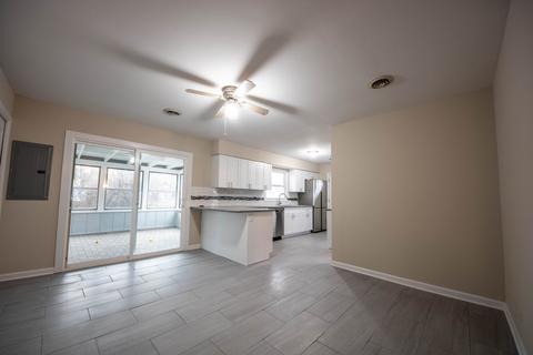 909 Valley Stream Dr, Wheeling, IL 60090 photo 7