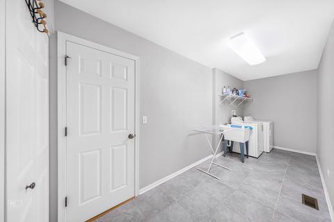 711 Eagle Brook Ln, Naperville, IL 60565 photo 27