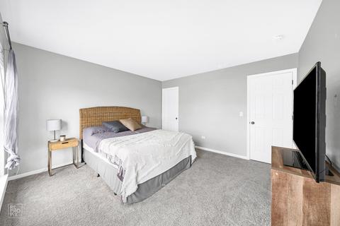 711 Eagle Brook Ln, Naperville, IL 60565 photo 24