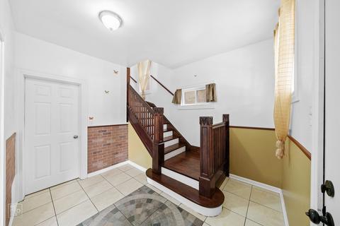 7242 S Artesian Ave, Chicago, IL 60629 photo 3