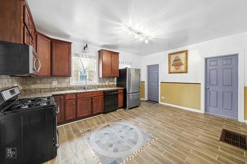 7242 S Artesian Ave, Chicago, IL 60629 photo 6