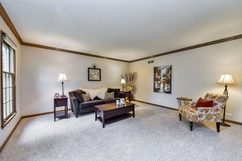 2167 Embden Ln, Wheaton, IL 60189 photo 3
