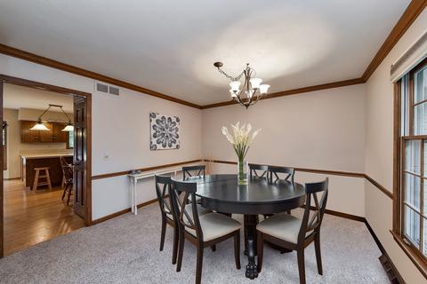 2167 Embden Ln, Wheaton, IL 60189 photo 5