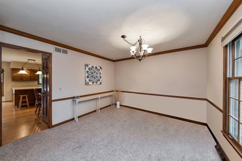 2167 Embden Ln, Wheaton, IL 60189 photo 4