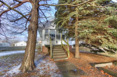 347 E Pells St, Paxton, IL 60957 photo 4
