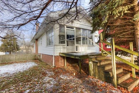 347 E Pells St, Paxton, IL 60957 photo 1