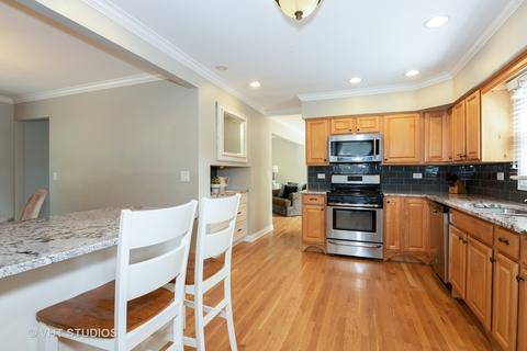 1222 Pershing Ave, Wheaton, IL 60189 photo 4