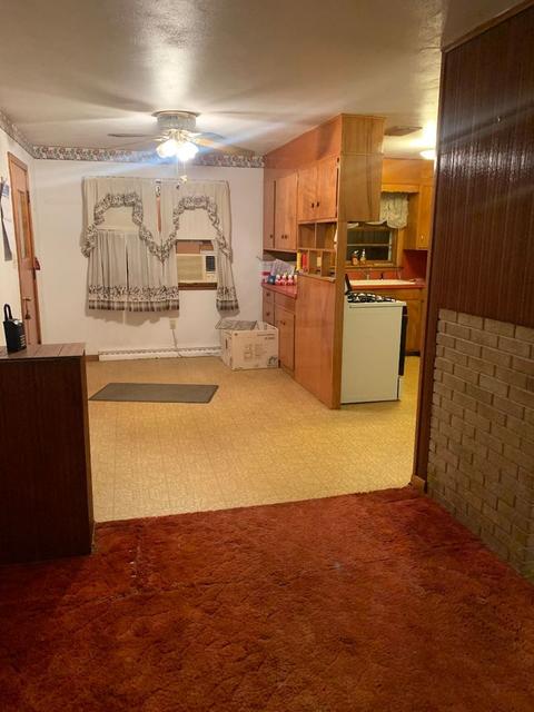 104 E South St, Freeport, IL 61032 photo 5