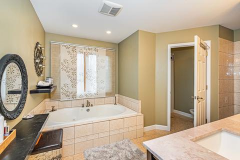 704 E Irving Park Rd, Itasca, IL 60143 photo 19