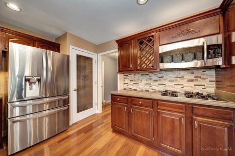 820 Harmon Blvd, Hoffman Estates, IL 60169 photo 10