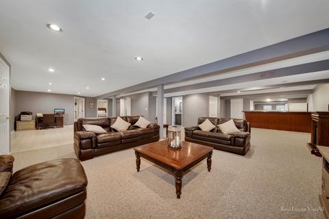 820 Harmon Blvd, Hoffman Estates, IL 60169 photo 23