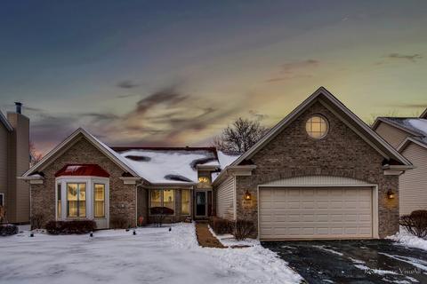 820 Harmon Blvd, Hoffman Estates, IL 60169 photo 2