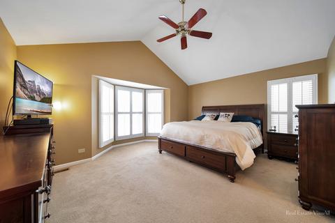 820 Harmon Blvd, Hoffman Estates, IL 60169 photo 14