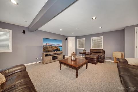 820 Harmon Blvd, Hoffman Estates, IL 60169 photo 22