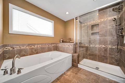 820 Harmon Blvd, Hoffman Estates, IL 60169 photo 15