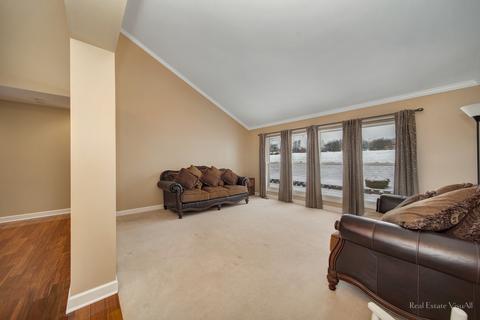 820 Harmon Blvd, Hoffman Estates, IL 60169 photo 12