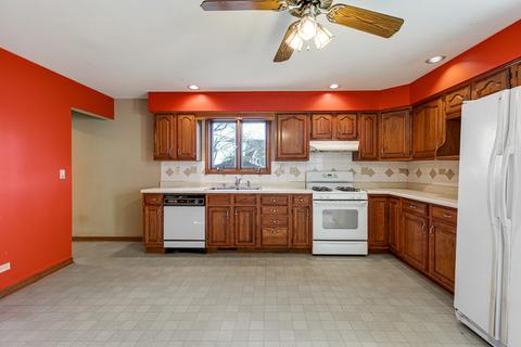 131 S Porter St, Elgin, IL 60120 photo 2