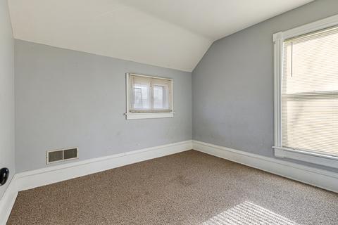 131 S Porter St, Elgin, IL 60120 photo 9