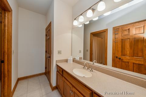 2001 Mackenzie Pl, Wheaton, IL 60187 photo 16