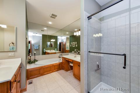 2001 Mackenzie Pl, Wheaton, IL 60187 photo 9