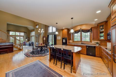 2001 Mackenzie Pl, Wheaton, IL 60187 photo 5