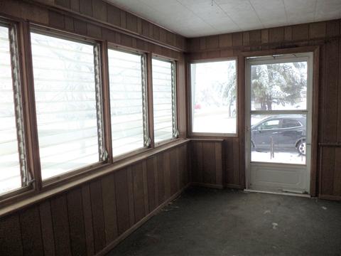 310 E North St, Le Roy, IL 61752 photo 2