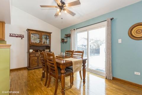 1400 Martin Ct, Plainfield, IL 60586 photo 4