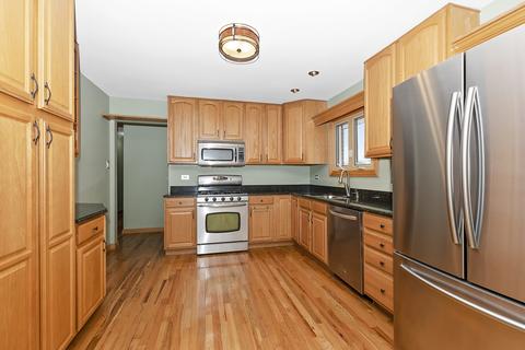 15424 Pine Dr, Oak Forest, IL 60452 photo 5