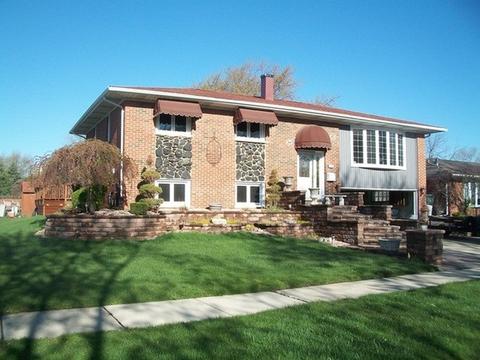 15424 Pine Dr, Oak Forest, IL 60452 photo 1