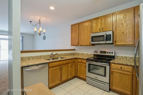3074 Falling Waters Ln, Lindenhurst, IL 60046 photo 4