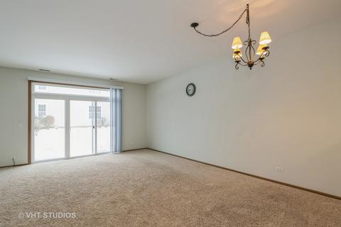 3074 Falling Waters Ln, Lindenhurst, IL 60046 photo 5