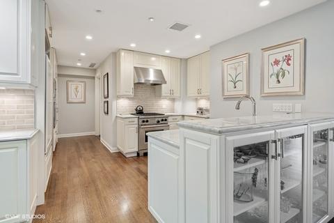 21 E Huron St #3103, Chicago, IL 60611 photo 6