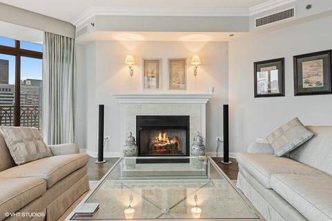 21 E Huron St #3103, Chicago, IL 60611 photo 2