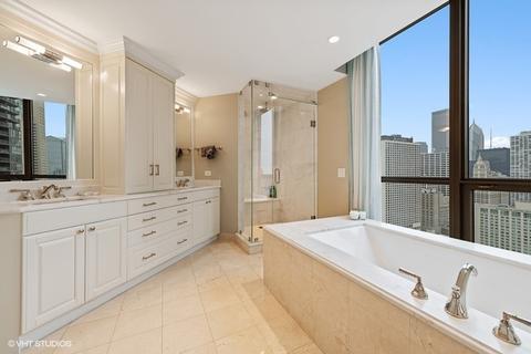 21 E Huron St #3103, Chicago, IL 60611 photo 11