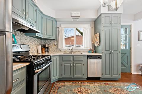 1522 Lakeside Dr, Wheaton, IL 60187 photo 5