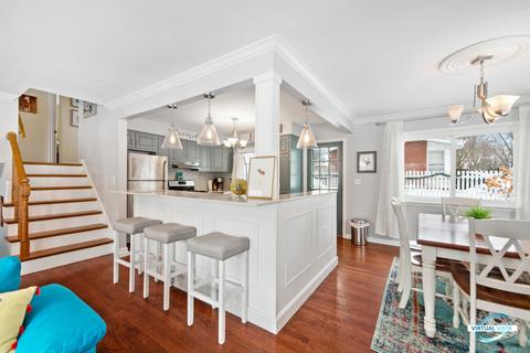 1522 Lakeside Dr, Wheaton, IL 60187 photo 4