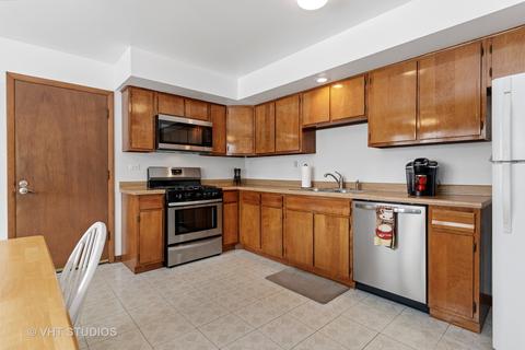 52 Devonshire Cir, Elgin, IL 60123 photo 4