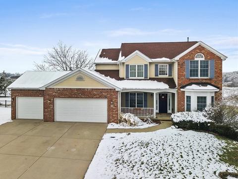 19 Pebblebrook Ct, Bloomington, IL 61705 photo 1