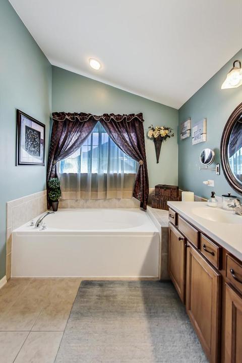 331 Buffalo Dr, Elgin, IL 60124 photo 33