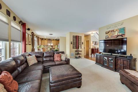 331 Buffalo Dr, Elgin, IL 60124 photo 18