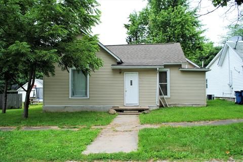 303 E Main St, Colfax, IL 61728 photo 1