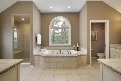 2170 Maple Ave, Northbrook, IL 60062 photo 20