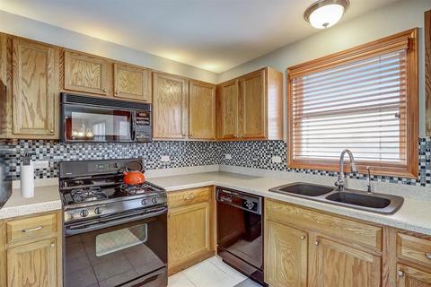 3120 Sandy Ridge Dr, Steger, IL 60475 photo 5