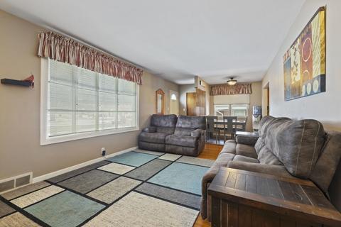 922 E 8th St, Lockport, IL 60441 photo 4