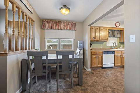 922 E 8th St, Lockport, IL 60441 photo 6