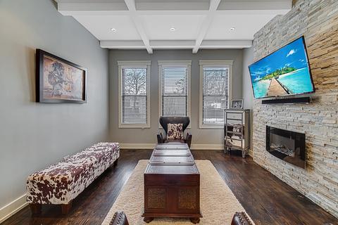 840 E 48th St, Chicago, IL 60615 photo 4