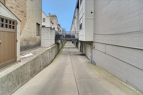 840 E 48th St, Chicago, IL 60615 photo 26